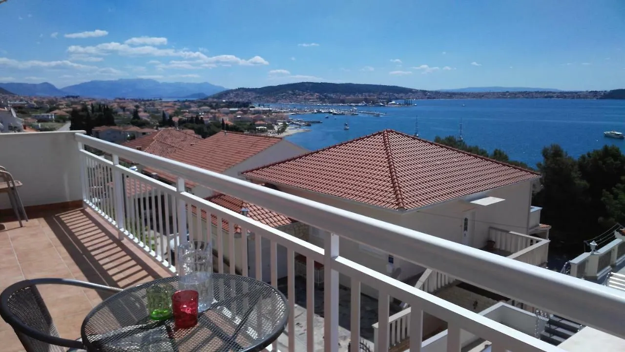 Apartments Zunic Τρογκίρ